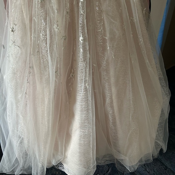 Maggie Sottero Paige Wedding Dress Size 10 - Picture 16 of 16